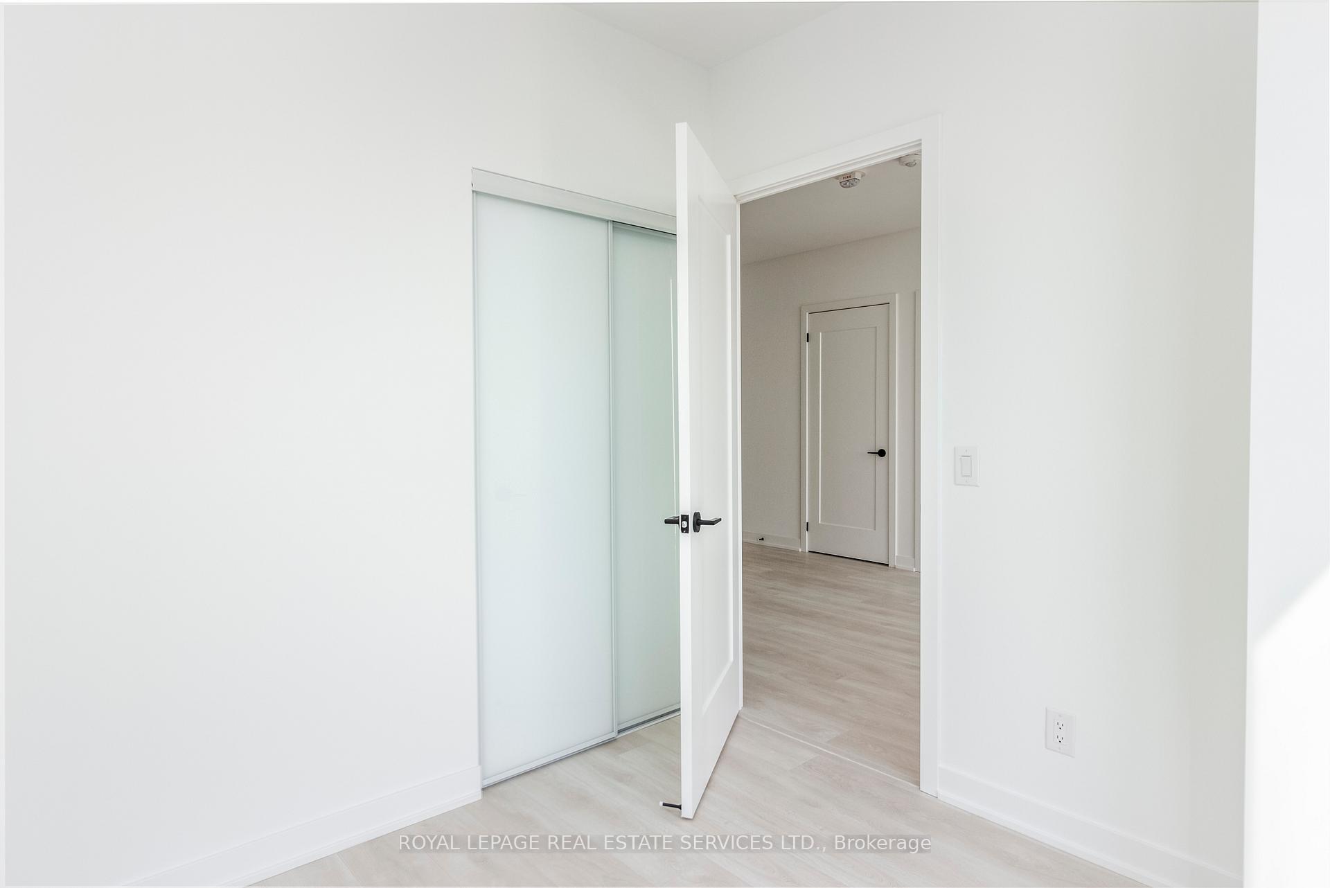 2 Bedrooms Condo at 5 Defries, Toronto For sale