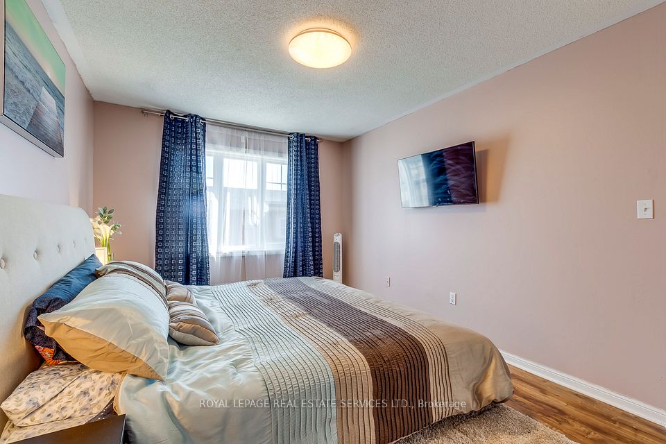 https://trreb-image.ampre.ca/WCfkz1FW1G3Bs46X8kE1PQNAeaSU2BpxdJkE20vSHRk/rs:fit:960:960/wm:.5:so:0:50:.4/wmsh:10/wmt:PHNwYW4gZm9yZWdyb3VuZD0nd2hpdGUnIGZvbnQ9JzY4Jz5ST1lBTCBMRVBBR0UgUkVBTCBFU1RBVEUgU0VSVklDRVMgTFRELiwgQnJva2VyYWdlPC9zcGFuPg/L3RycmViL2xpc3RpbmdzLzQwLzgyLzkwLzA4L3AvZjZjMjlkMTMtMGMxOC00ZGE3LWJiZTItZWU4NDZhZDBiNTU0LmpwZw.jpg