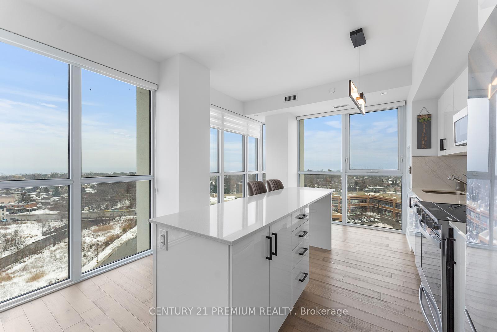 3 Bedrooms Condo at 1063 Douglas Mccurdy Comm, Mississauga For sale