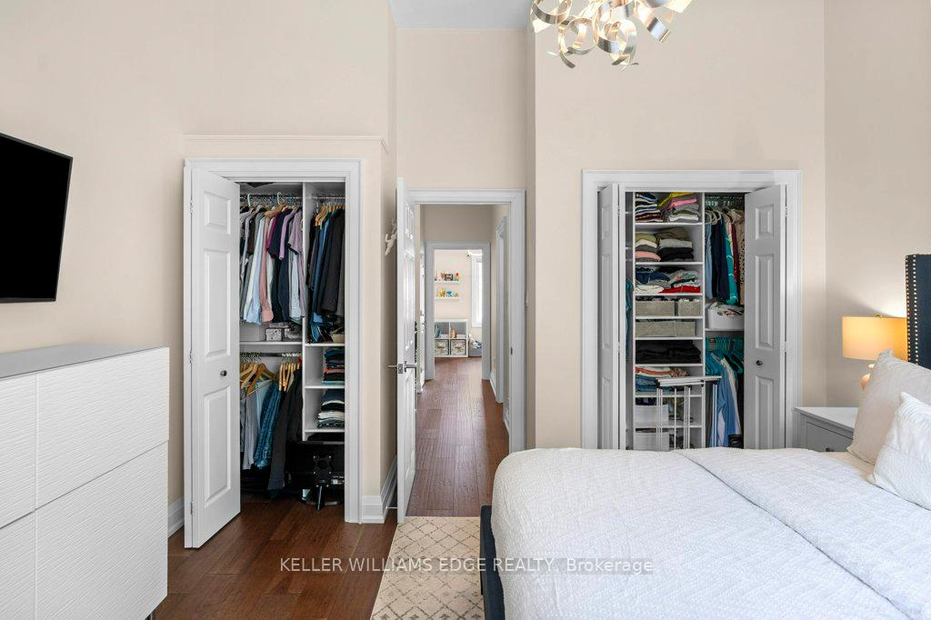 2 Bedrooms Condo at 3480 Upper Middle, Burlington For sale