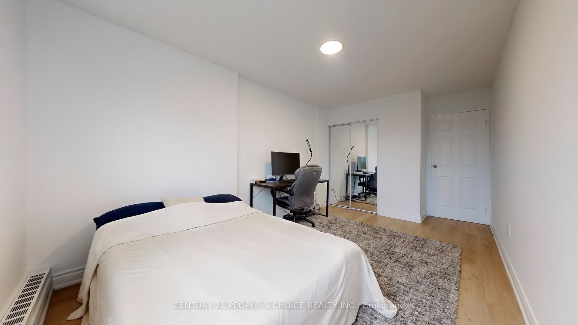100 Wingarden Court, #216