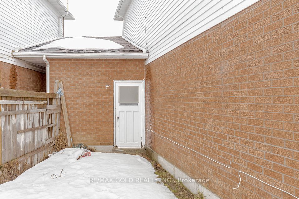 https://trreb-image.ampre.ca/WDFK8S2XRAk7TwKdZF_F6BEG3BFsPnKyoOmZnW6d298/rs:fit:960:960/wm:.5:so:0:50:.4/wmsh:10/wmt:PHNwYW4gZm9yZWdyb3VuZD0nd2hpdGUnIGZvbnQ9JzY4Jz5SRS9NQVggR09MRCBSRUFMVFkgSU5DLiwgQnJva2VyYWdlPC9zcGFuPg/cb:20250308025843/L3RycmViL2xpc3RpbmdzLzQwLzcyLzc5LzM1L3AvMjI5MzM4NTgtMGFmNC00YjI5LWE0MmQtZjczZTQxNzg5ZGQ3LmpwZw.jpg