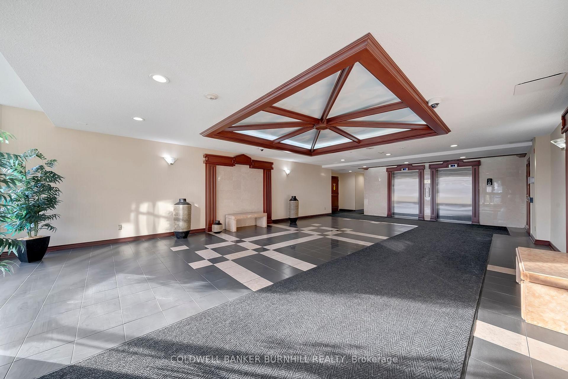 3 Bedrooms Condo at 495 Highway 8,  Hamilton For sale