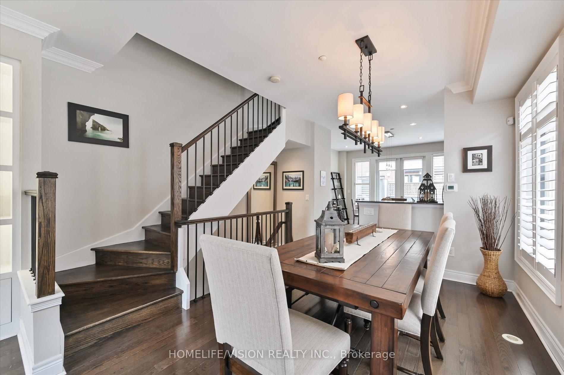4 Bedrooms Condo at 2 Agar, Vaughan For sale