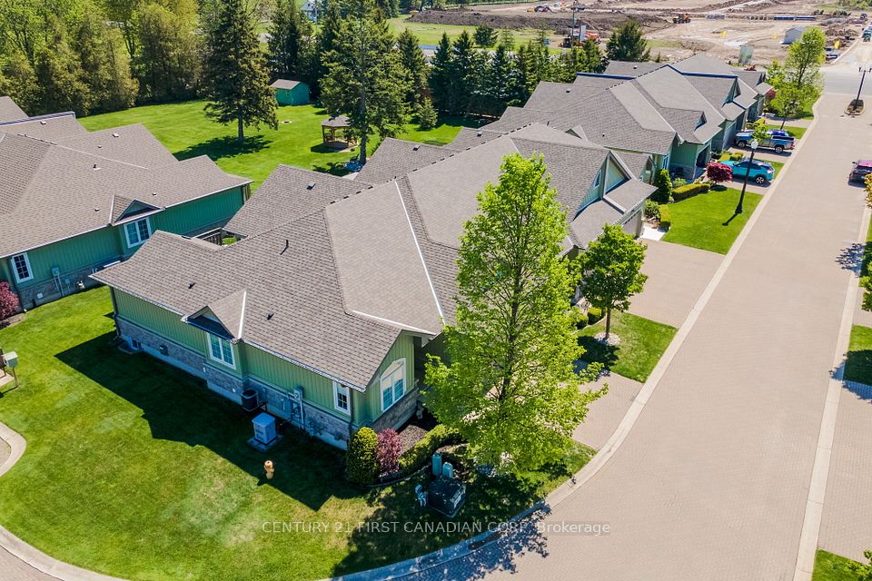 14 Oakwood Links Lane, Lambton Shores, ON N0M 1T0