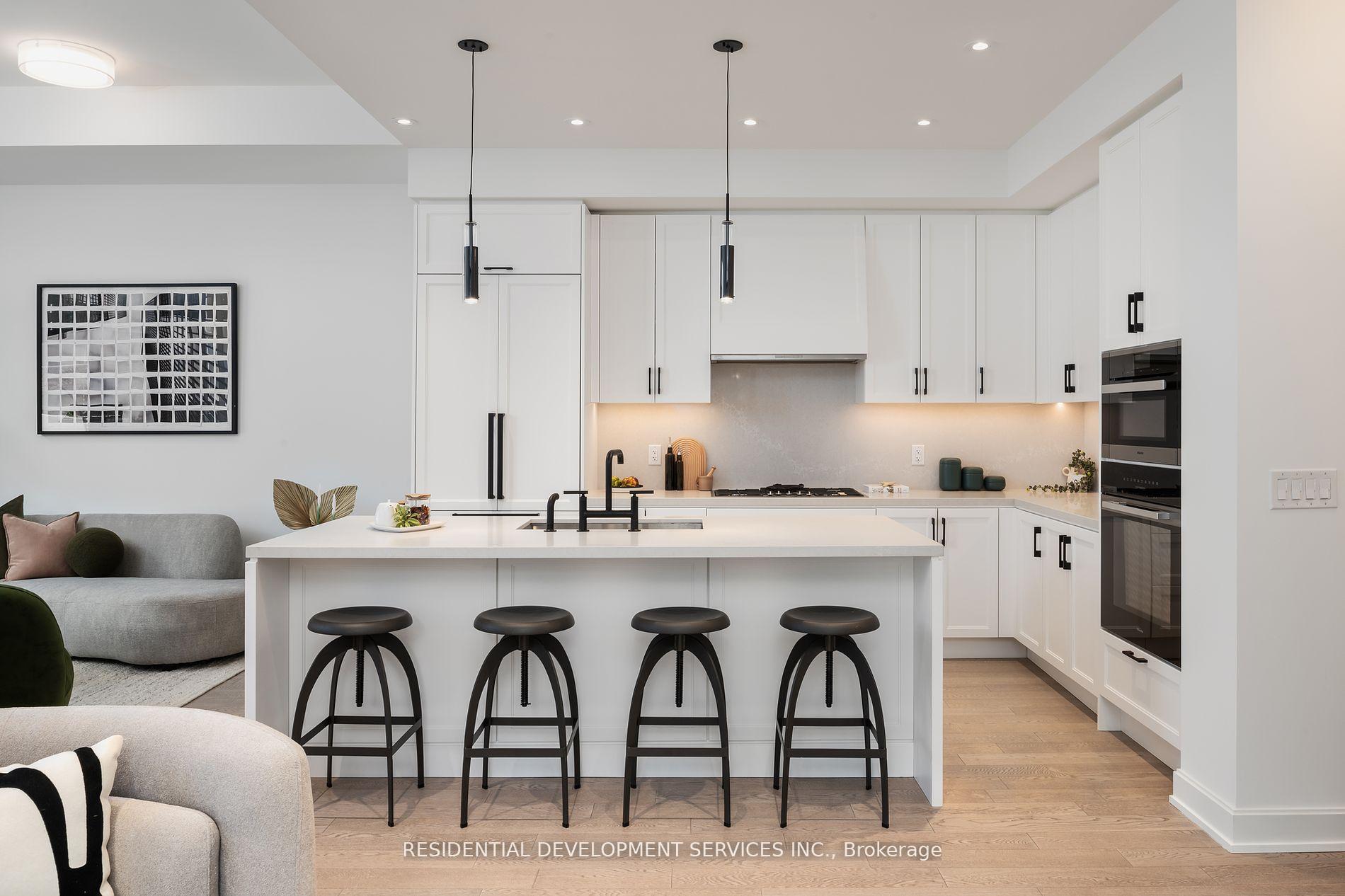4 Bedrooms Condo at 1 Strathgowan,  Toronto For sale