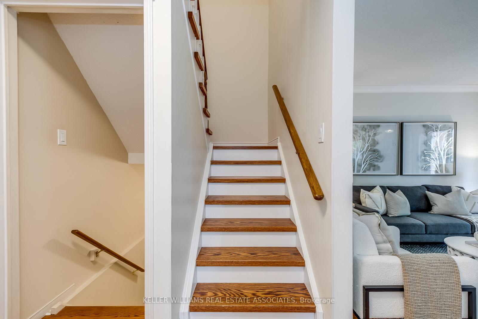 4 Bedrooms Condo at 3050 Orleans, Mississauga For sale