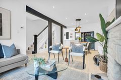 812 Duplex Avenue