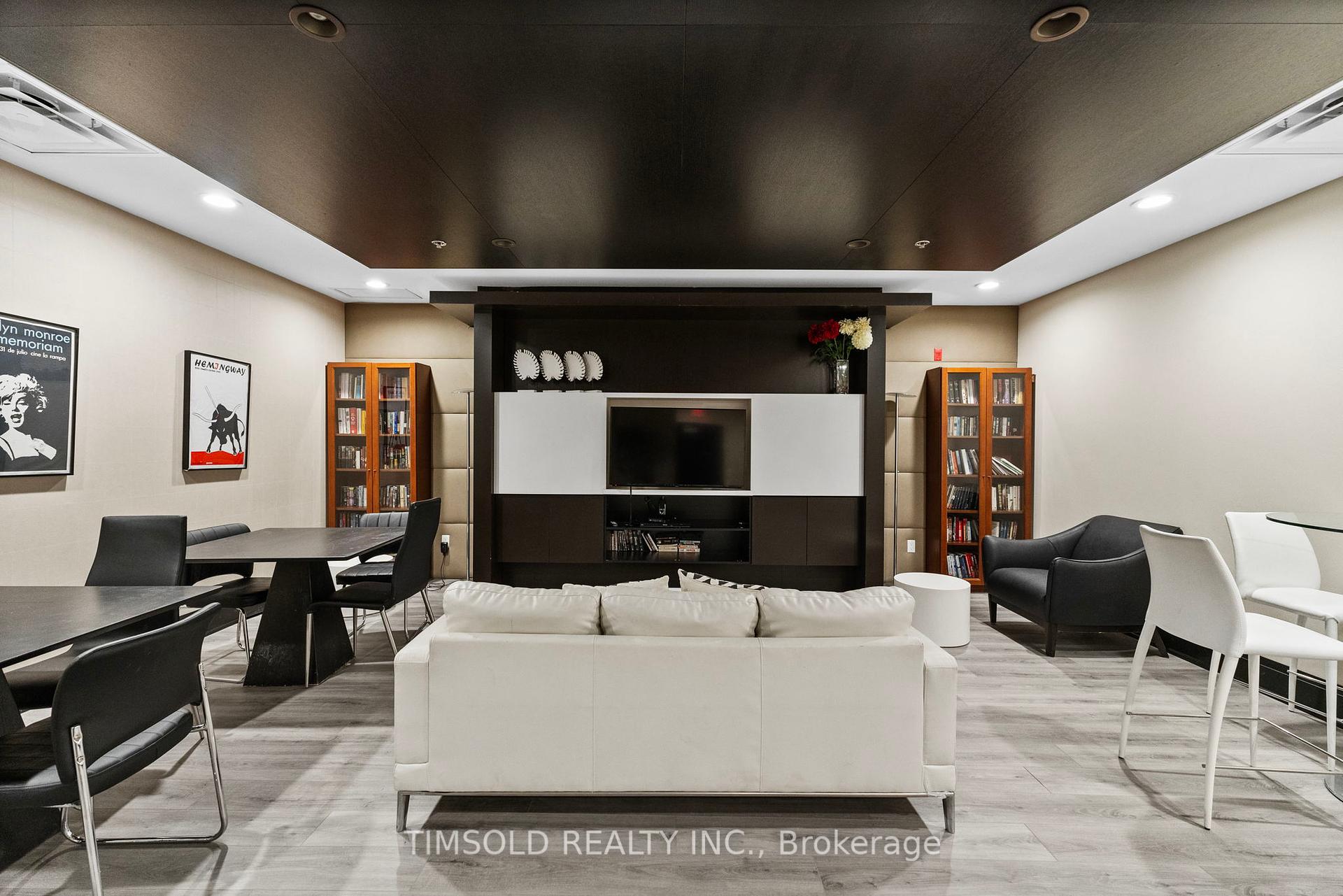 2 Bedrooms Condo at 120 Dallimore, Toronto For sale