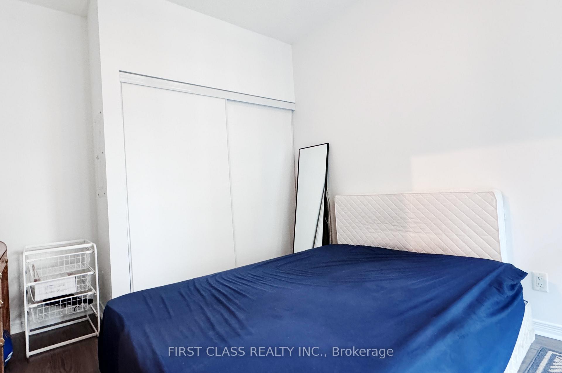 1 Bedroom Condo at 352 Front, Toronto For sale