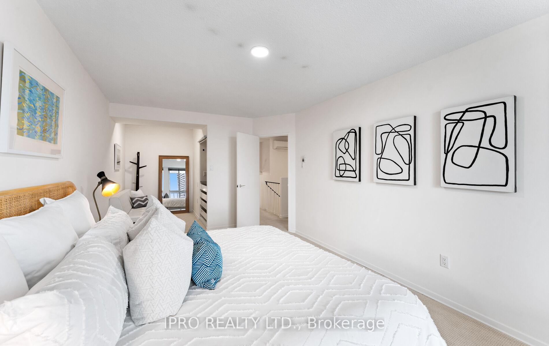 4 Bedrooms Condo at 60 Southport, Toronto For sale