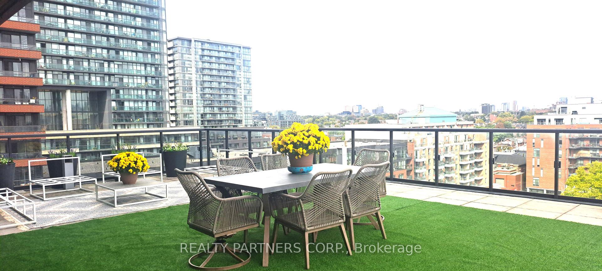 3 Bedrooms Condo at 8 Dovercourt,  Toronto For sale