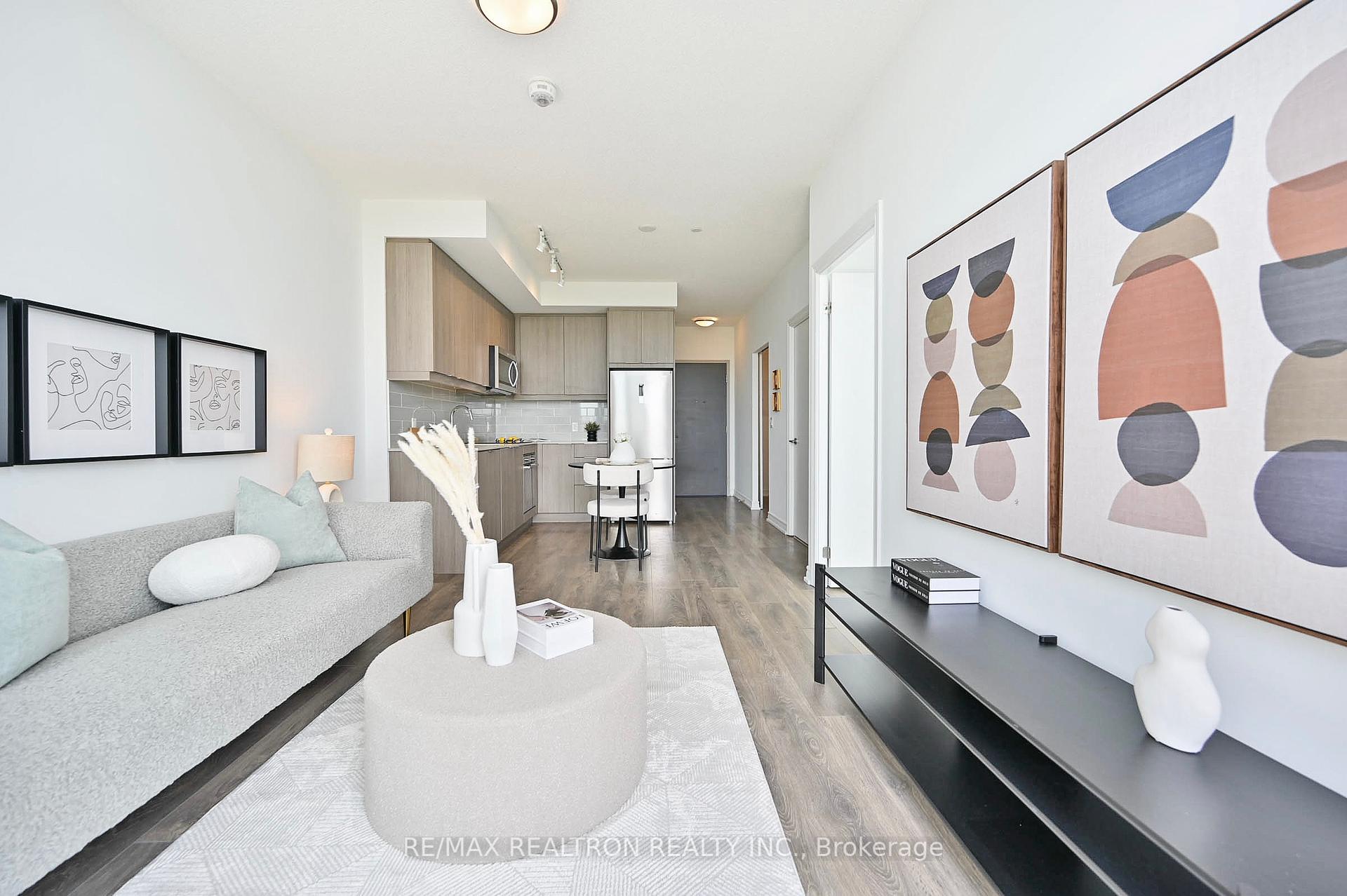 2 Bedrooms Condo at 36 Forest Manor, Toronto For sale