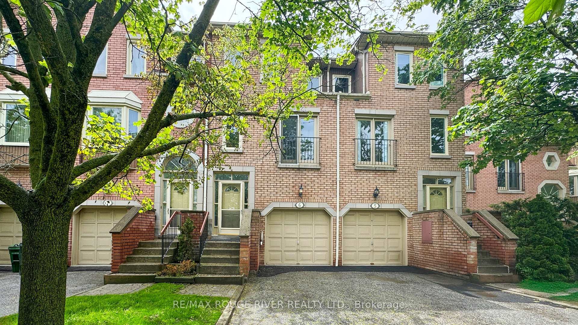 3 Bedrooms Condo at 2 Dowry, Toronto For sale