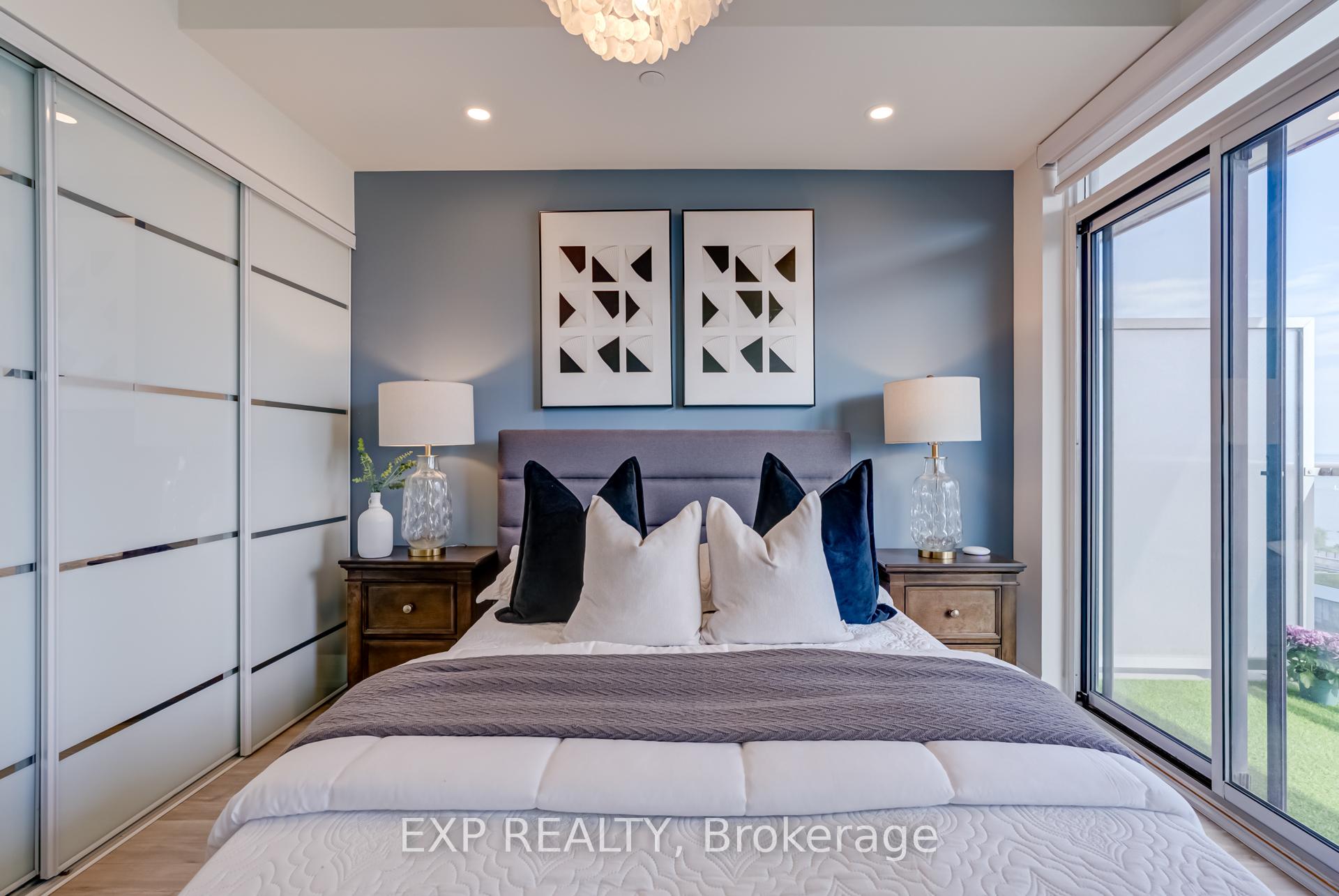 2 Bedrooms Condo at 56 Annie Craig, Toronto For sale