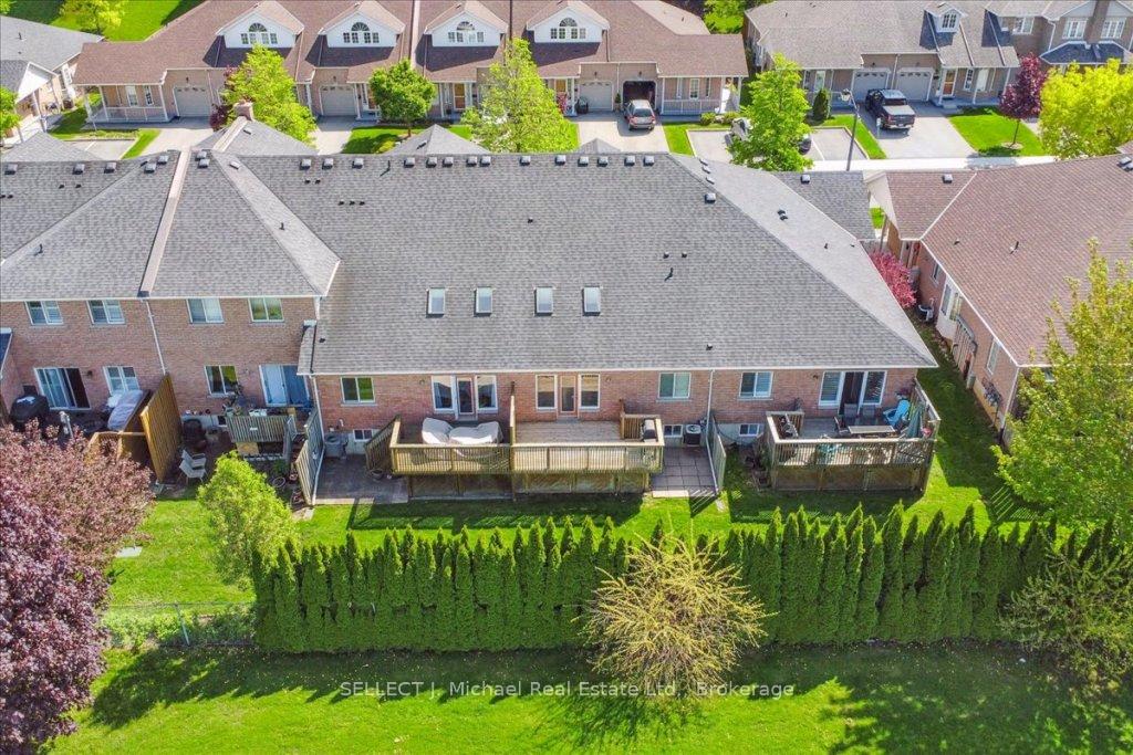 3 Bedrooms Condo at 213 Nash, Hamilton For sale