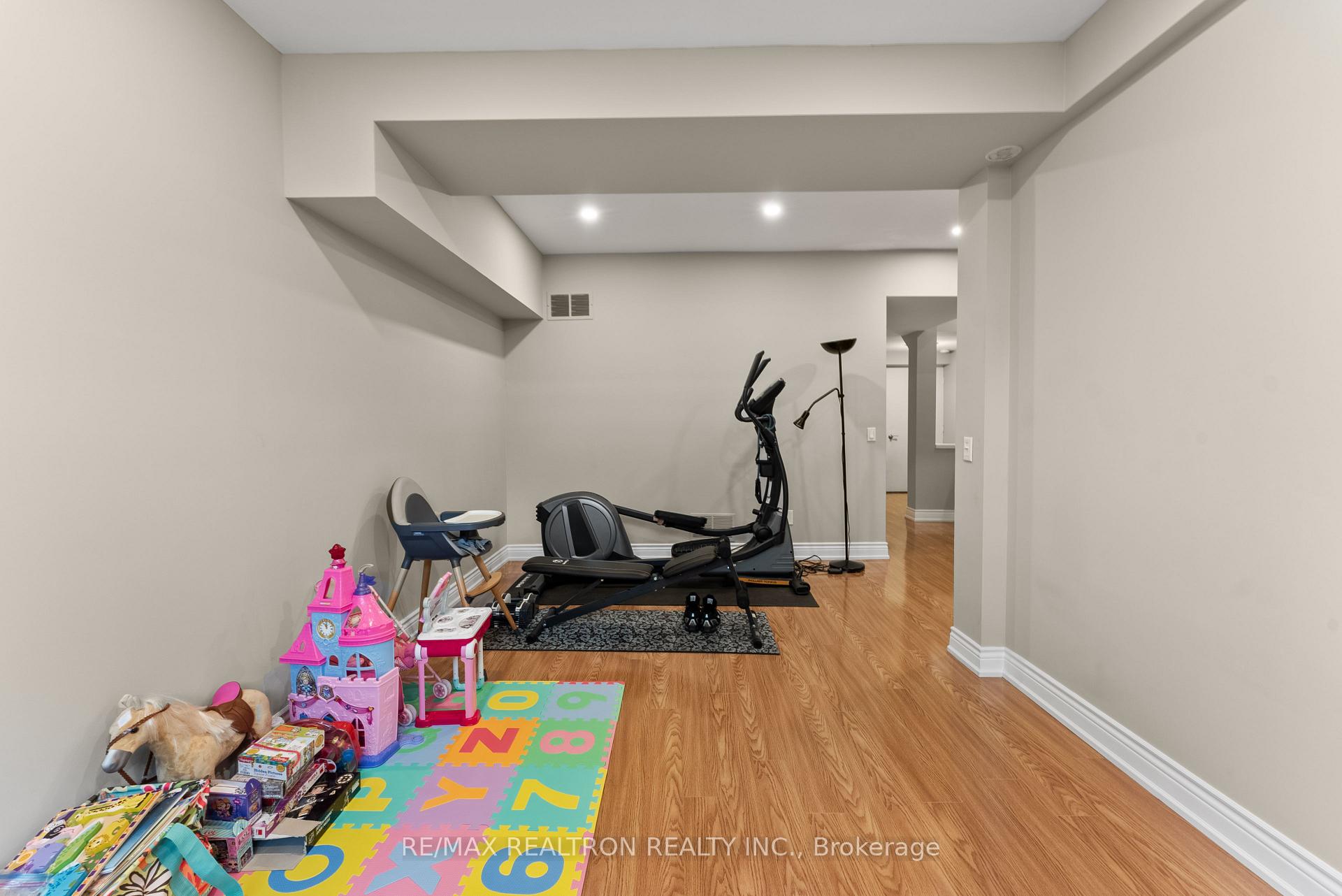 4 Bedrooms Condo at 316 Torresdale, Toronto For sale