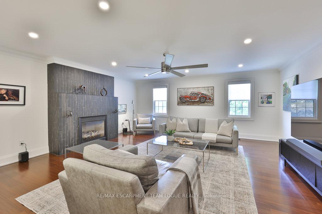4 Bedrooms Condo at 4211 Millcroft Park, Burlington For sale