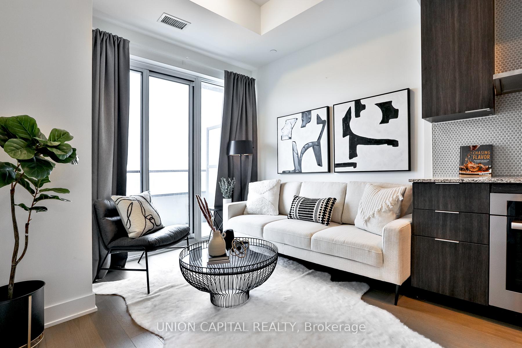 2 Bedrooms Condo at 20 Shore Breeze, Toronto For sale
