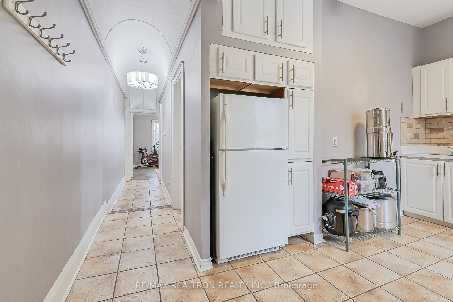421 Silverthorn Avenue