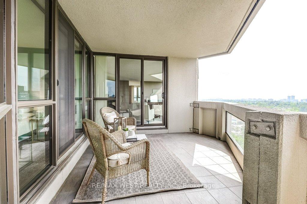 3 Bedrooms Condo at 2000 Islington, Toronto For sale