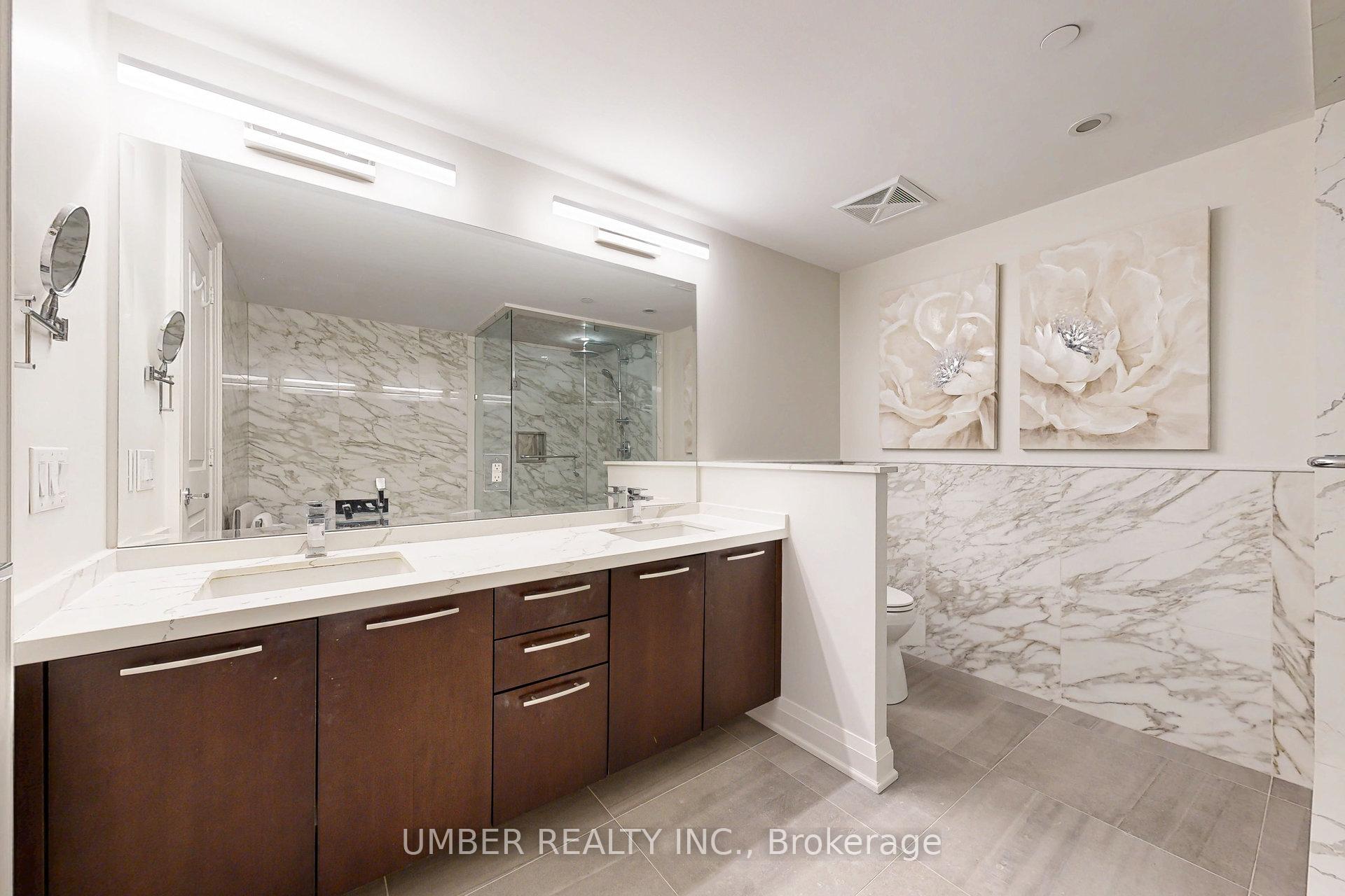 2 Bedrooms Condo at 11 Bronte, Oakville For sale