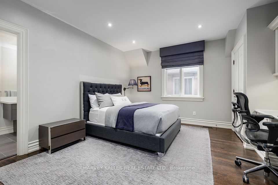 56 Munro Boulevard
