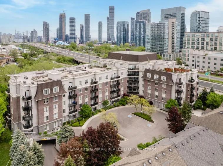 2 Bedrooms Condo at 245 Dalesford, Toronto For sale