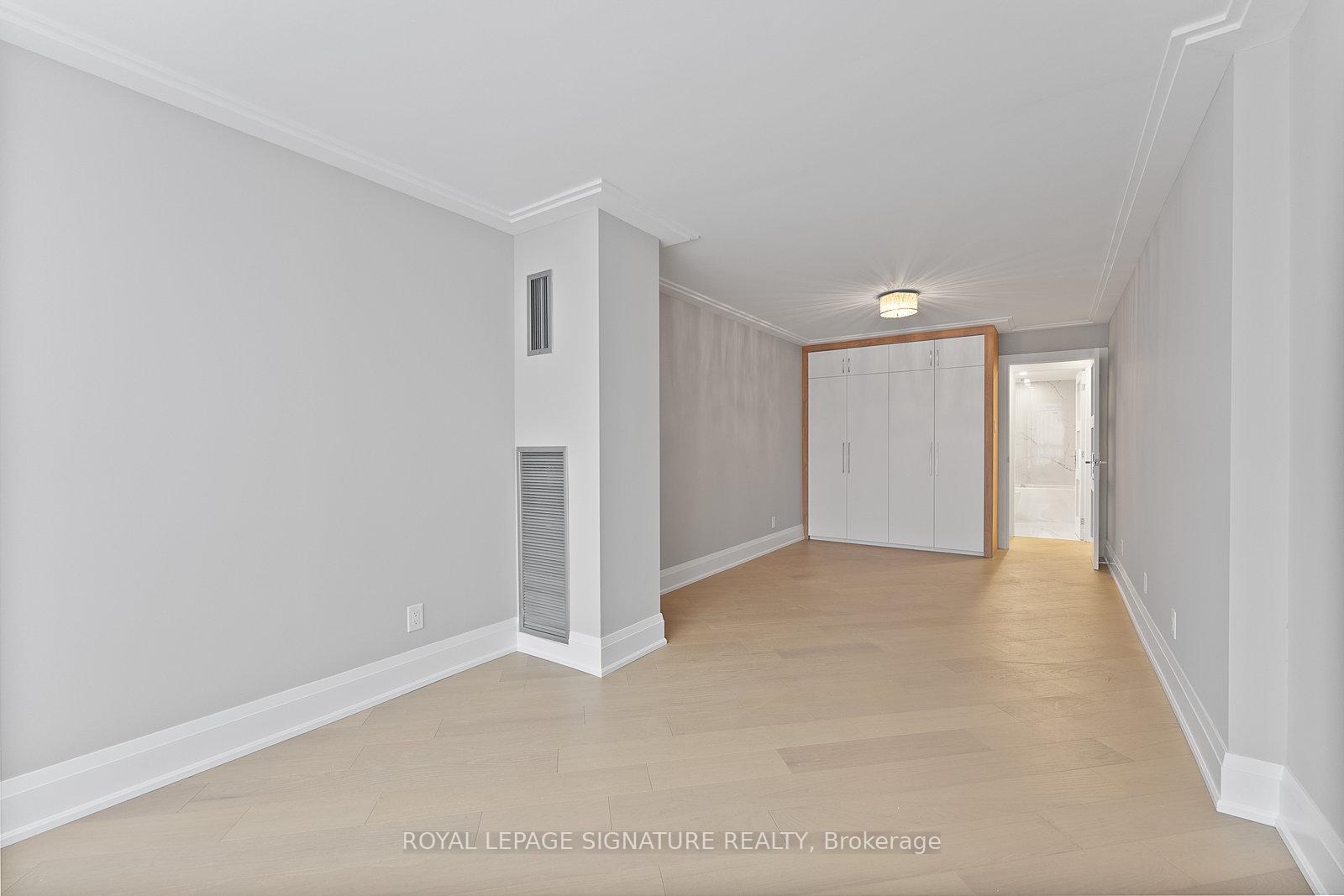 2 Bedrooms Condo at 77 Carlton,  Toronto For sale