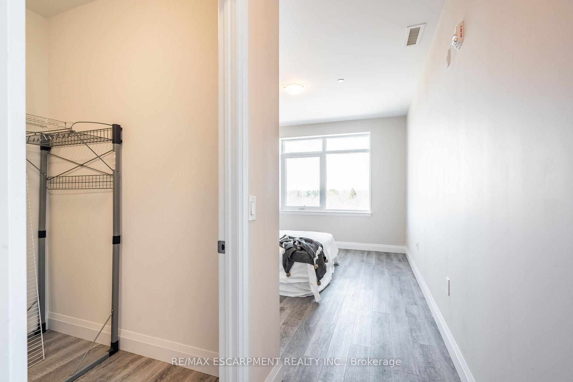 2 Bedrooms Condo at 1 Redfern, Hamilton For sale