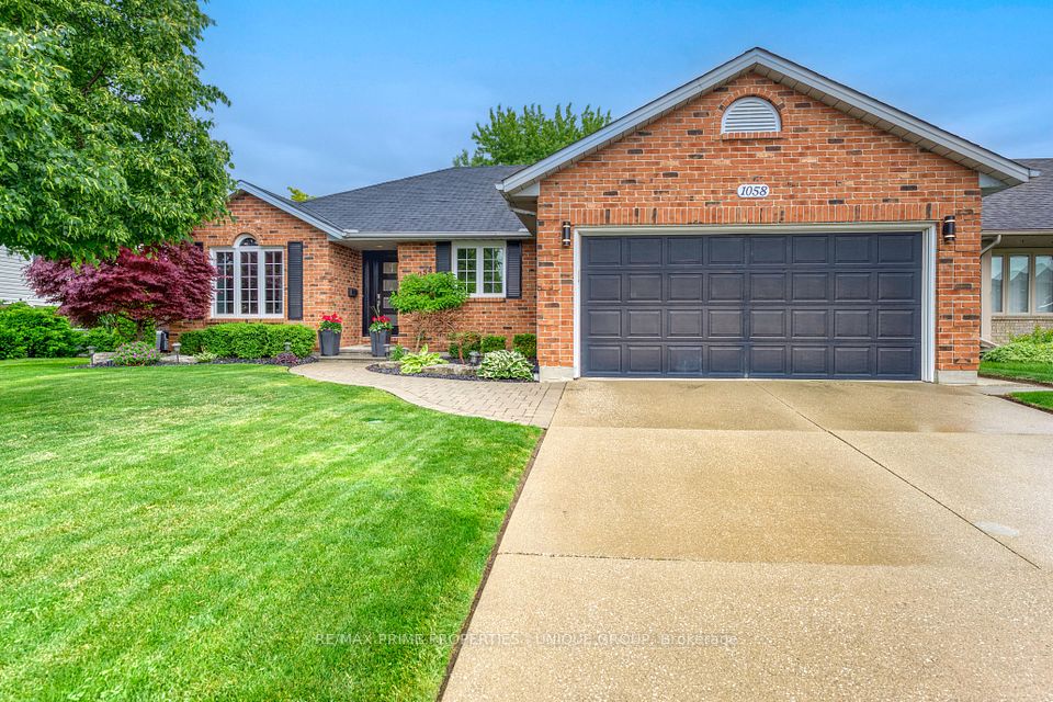 1058 Finch
