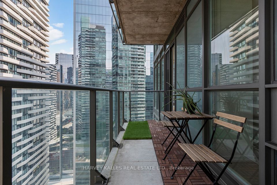 55 Bremner Boulevard 2907