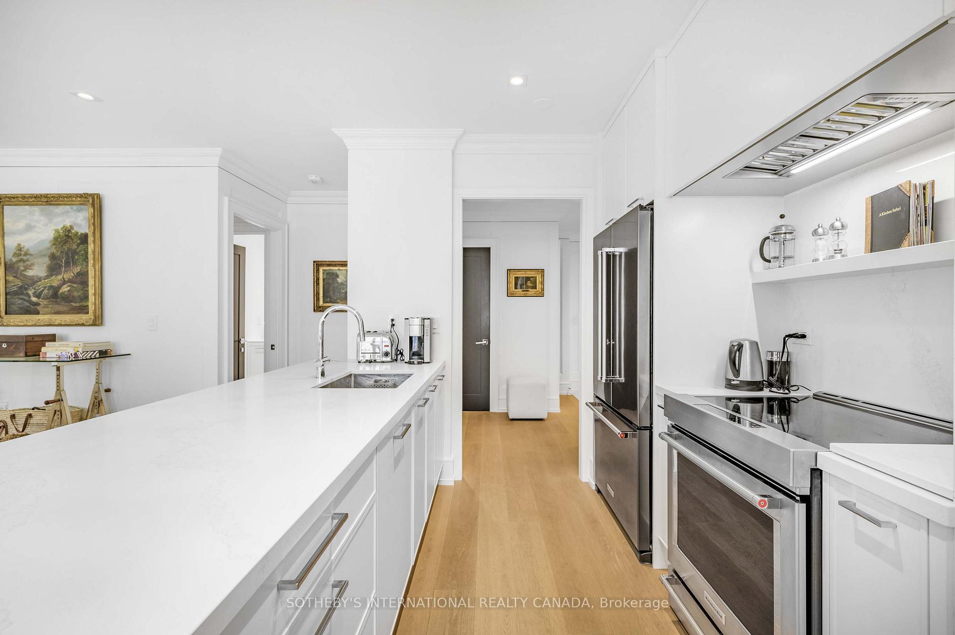 2 Bedrooms Condo at 10 Delisle, Toronto For sale