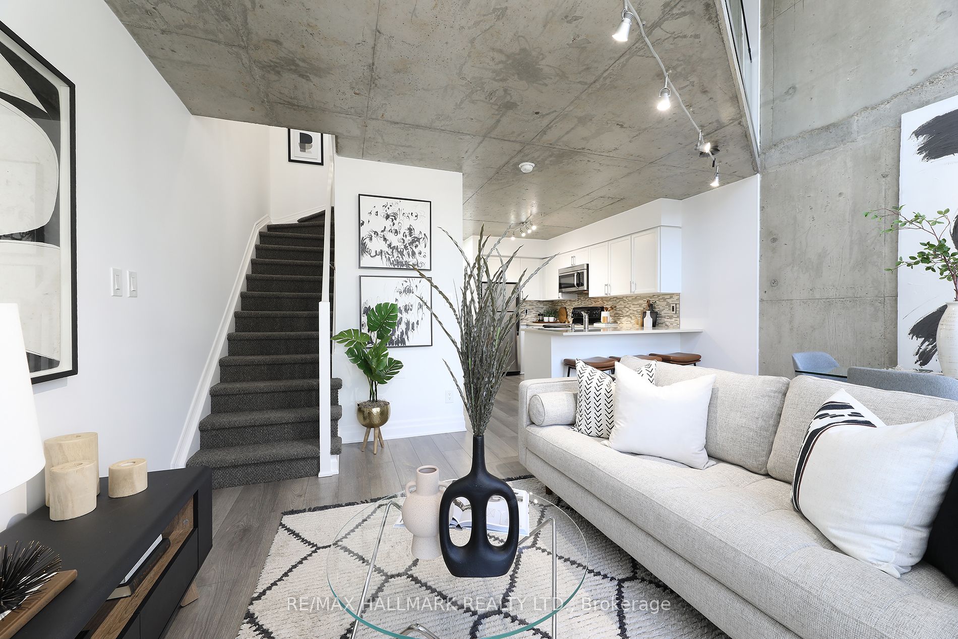 1029 King Street W, #818