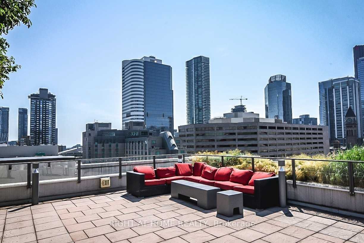 111 Elizabeth Street, #1702