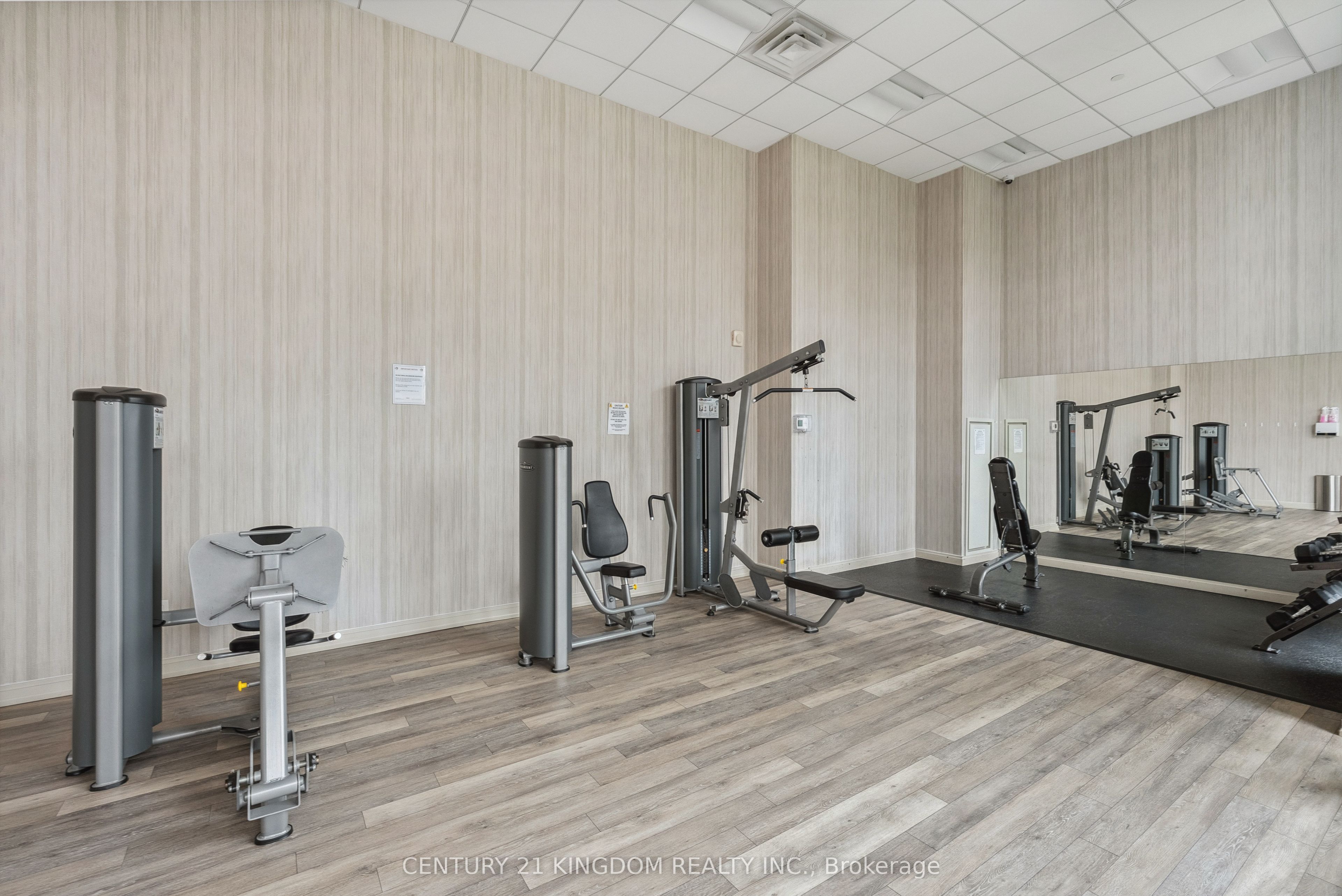 8763 bayview Avenue, #233