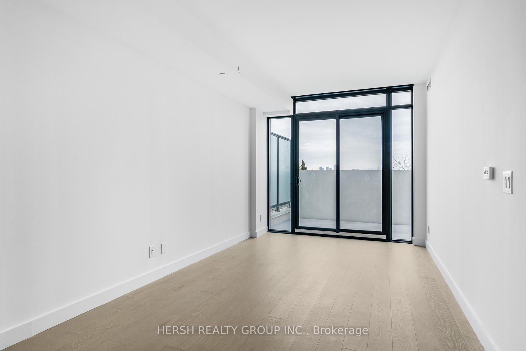 2 Bedrooms Condo at 160 Kingsway,  Toronto For sale