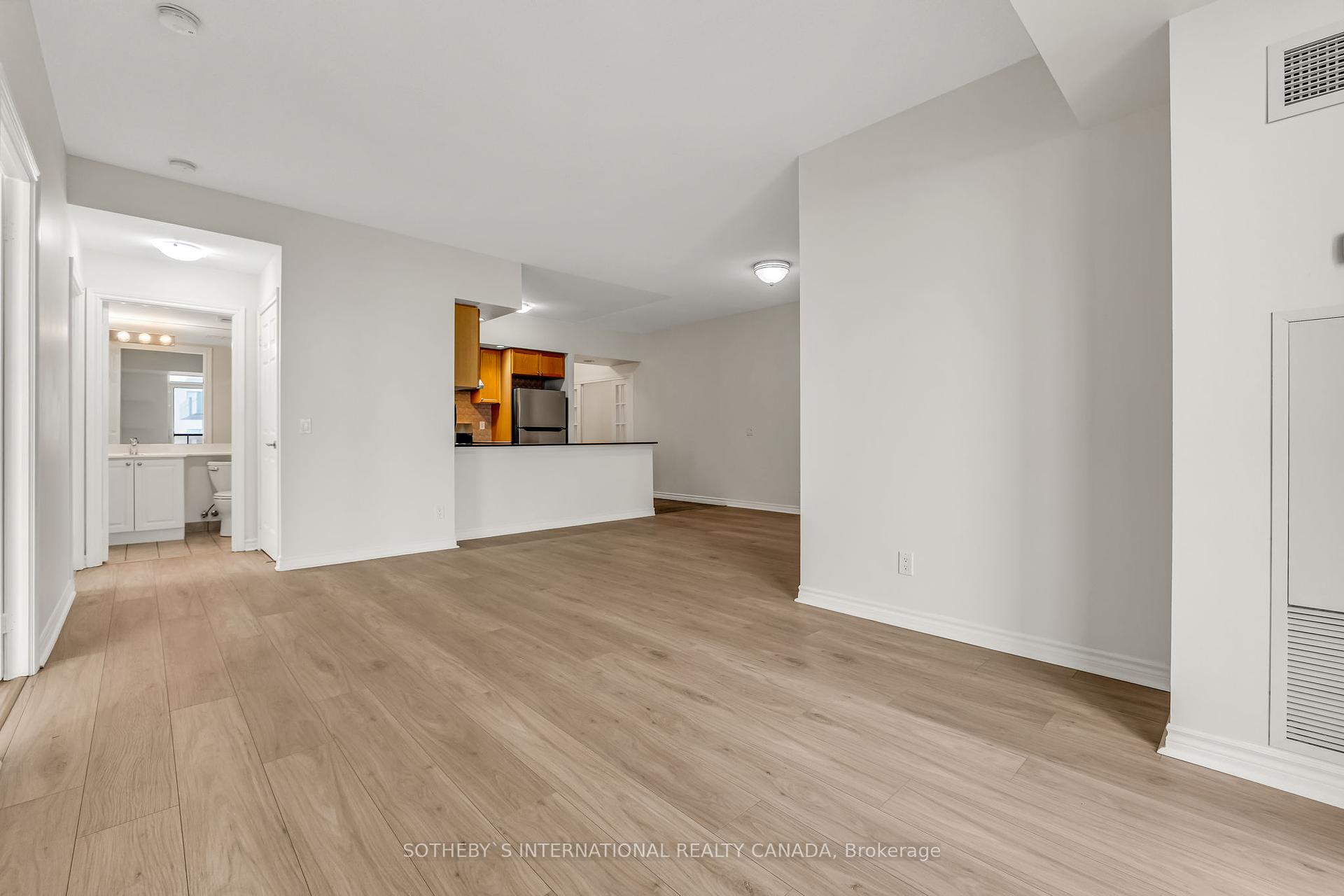 3 Bedrooms Condo at 5233 Dundas,  Toronto For sale