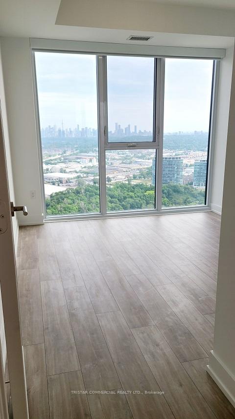 2 Bedrooms Condo at 30 Inn on the Park,  Toronto For sale