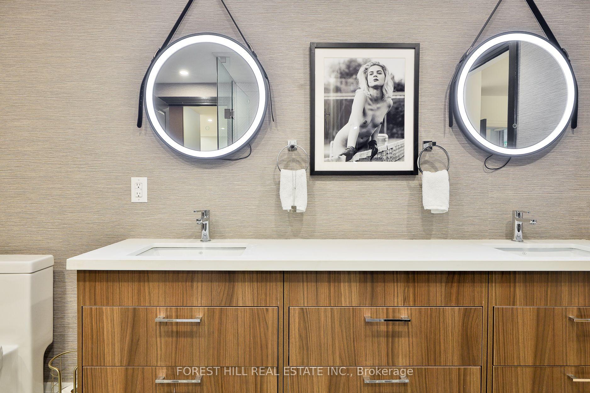 2 Bedrooms Condo at 1 Benvenuto, Toronto For sale