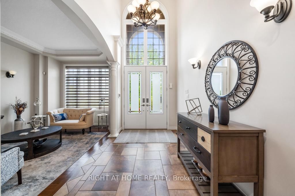 248 Cloverleaf Drive