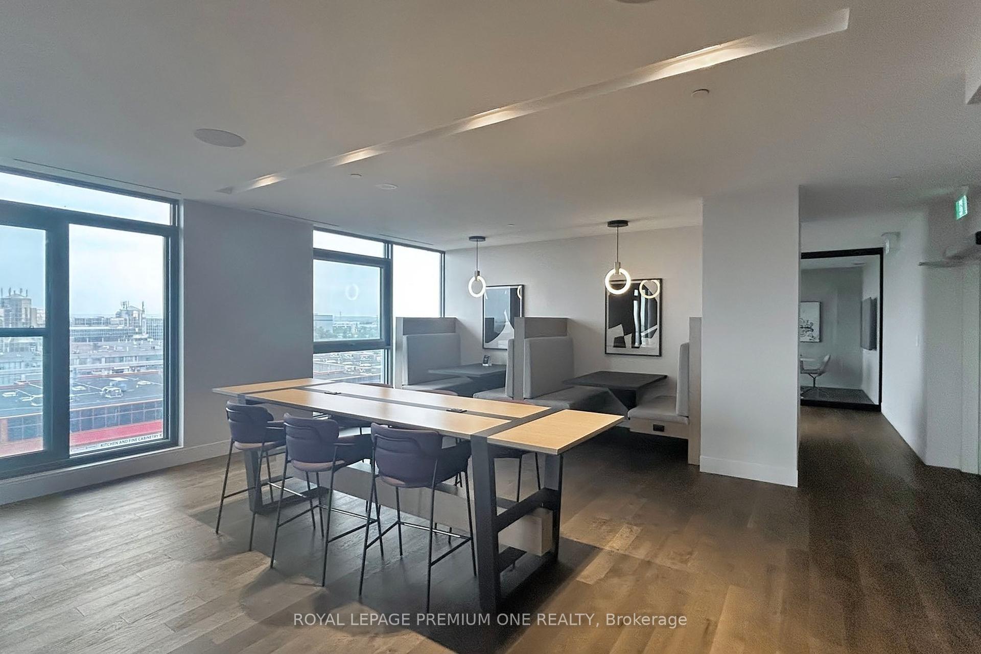 2 Bedrooms Condo at 1000 Portage,  Vaughan For sale