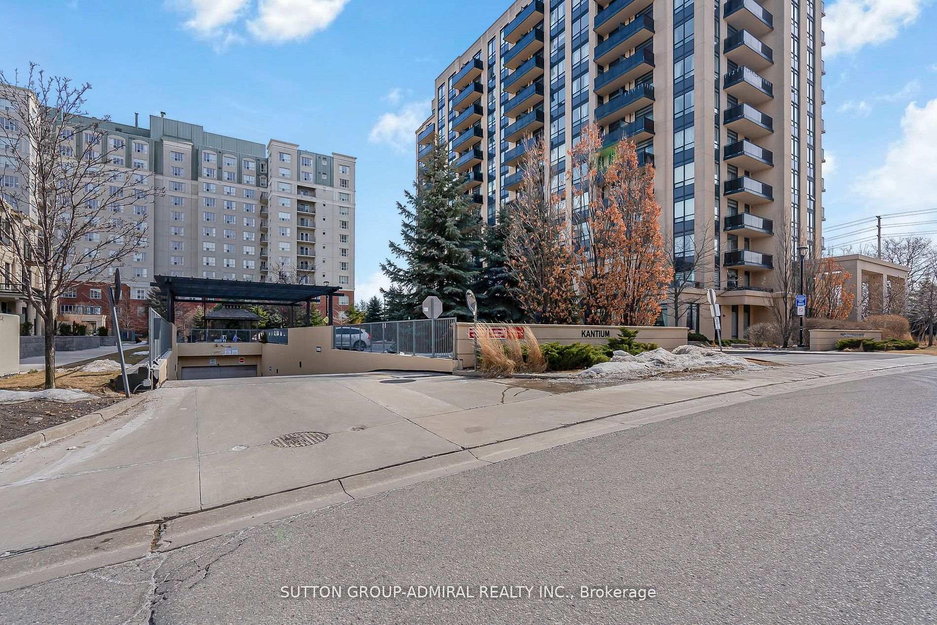 1 Bedroom Condo at 520 Steeles, Vaughan For sale