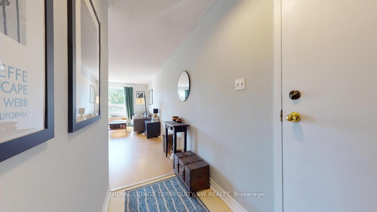 2 Bedrooms Condo at 3835 Lake Shore, Toronto For sale