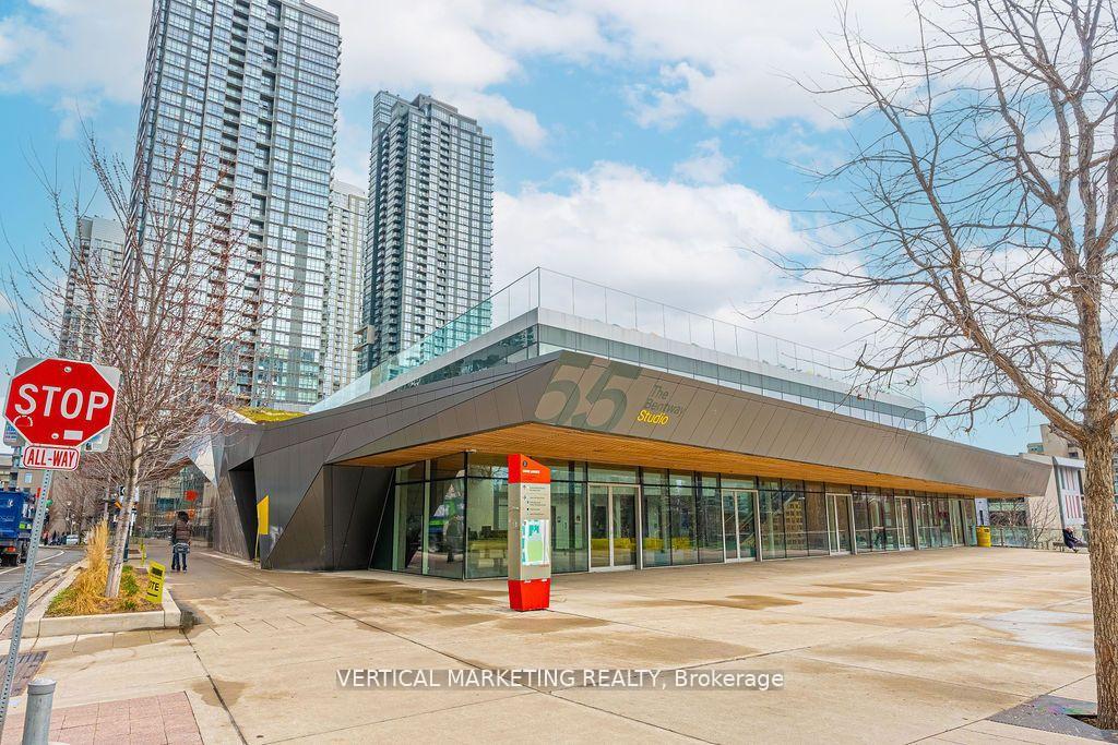2 Bedrooms Condo at 11 Brunel, Toronto For sale