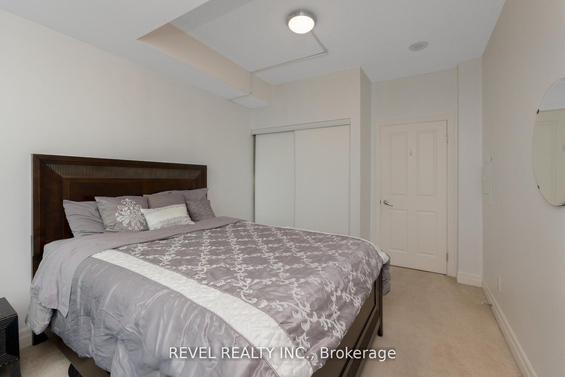 3 Bedrooms Condo at 88 Palace Pier, Toronto For sale