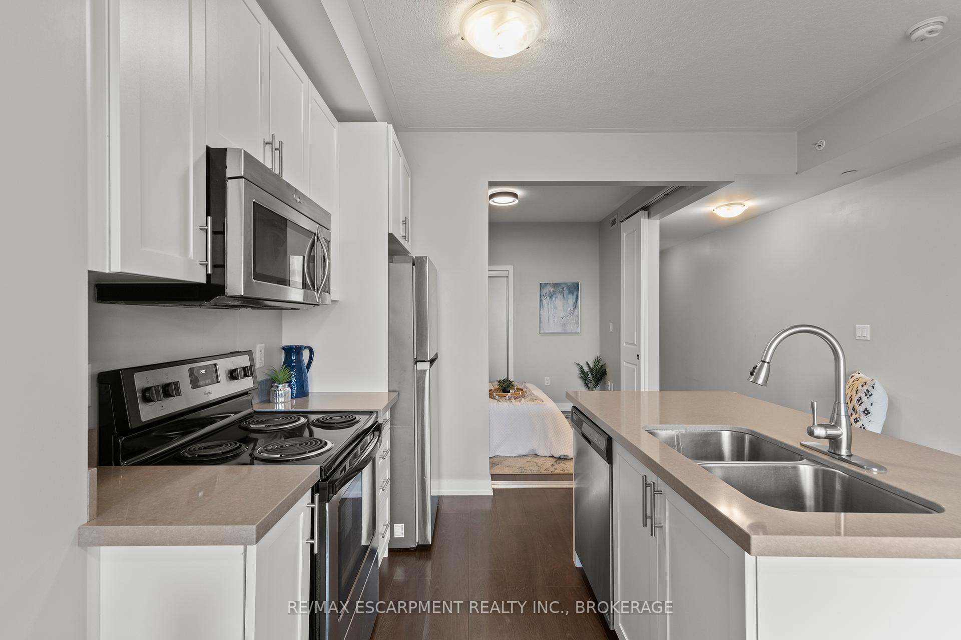 1 Bedroom Condo at 35 Southshore, Hamilton For sale