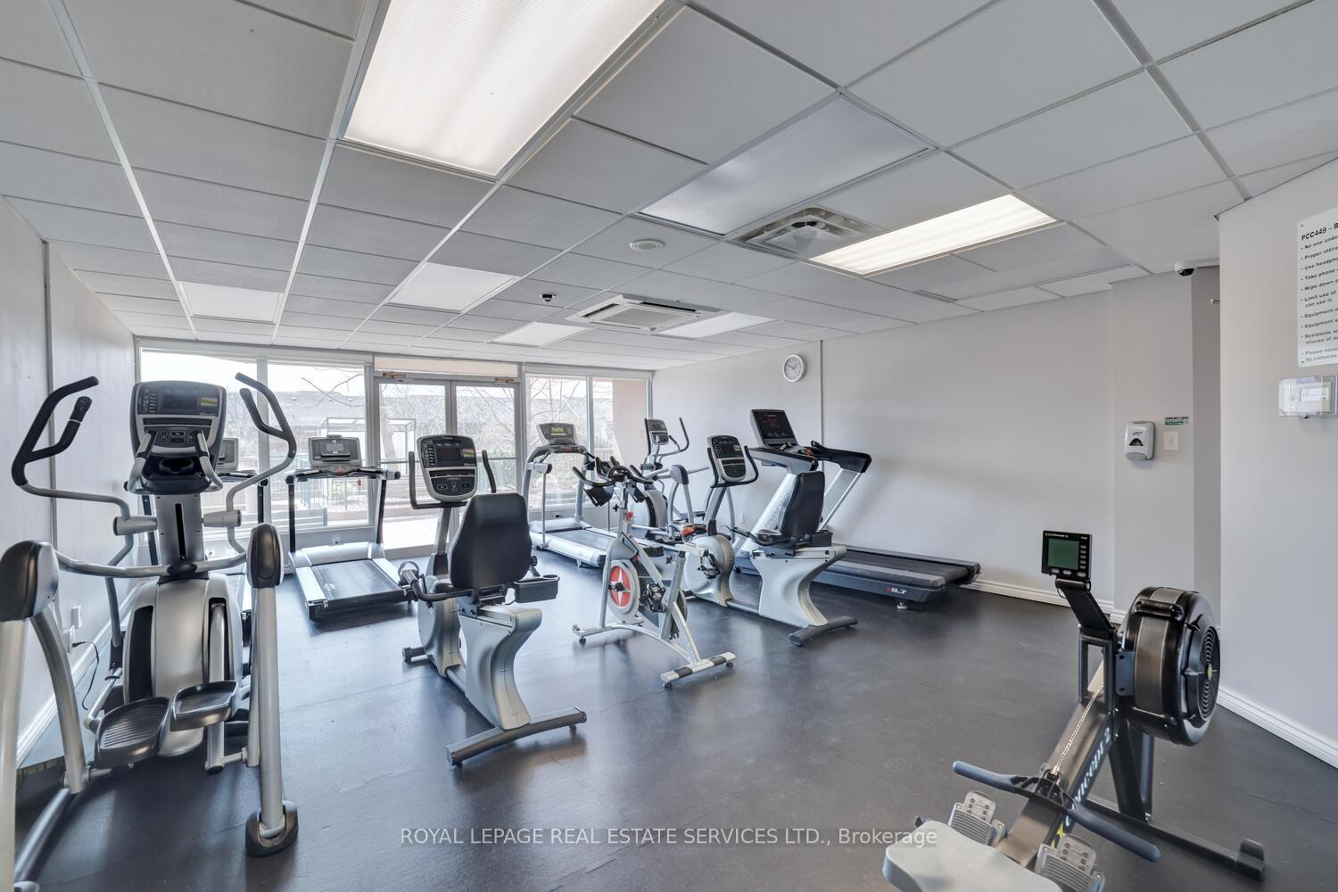3 Bedrooms Condo at 155 Hillcrest,  Mississauga For sale