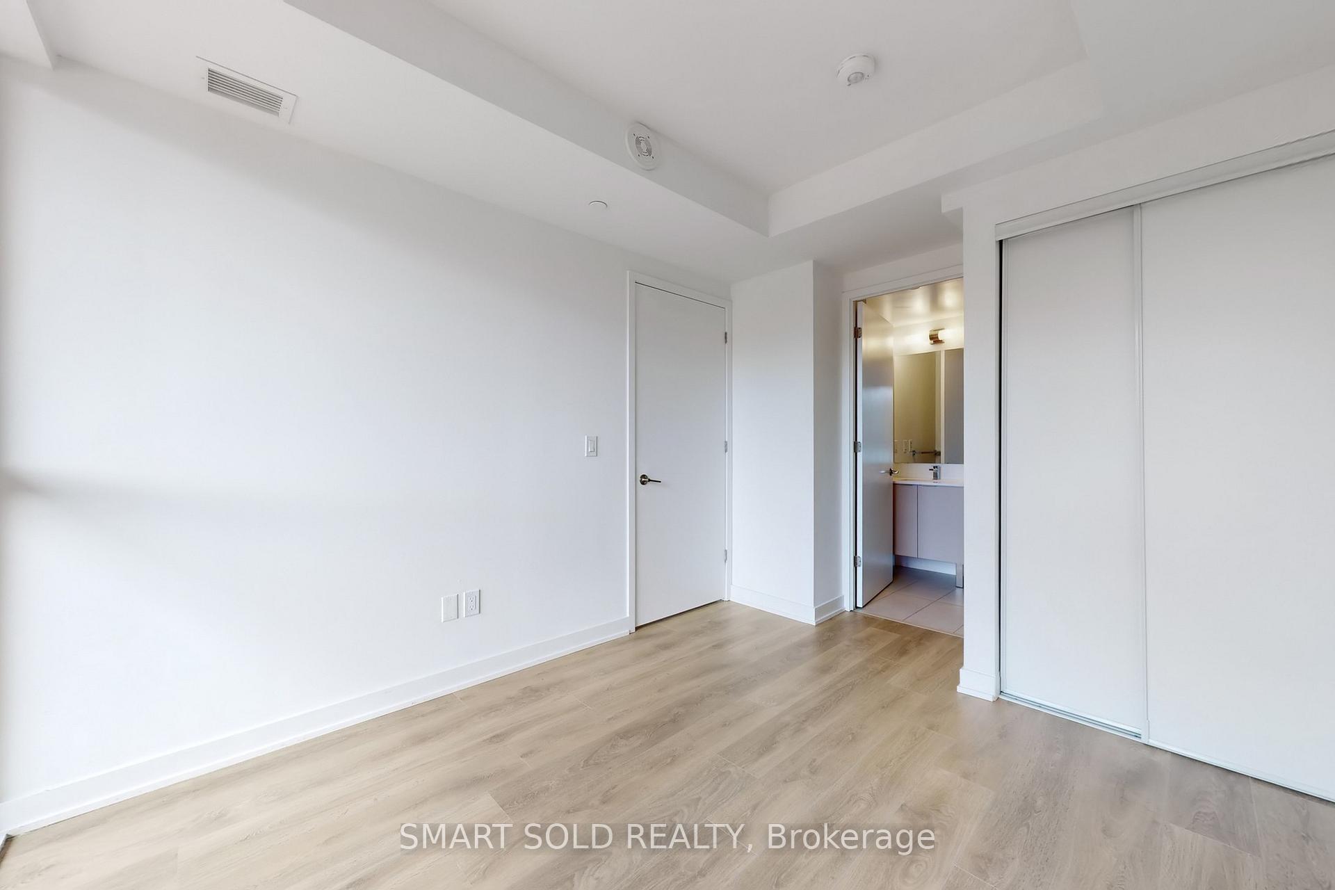 3 Bedrooms Condo at 8 Tippett, Toronto For sale
