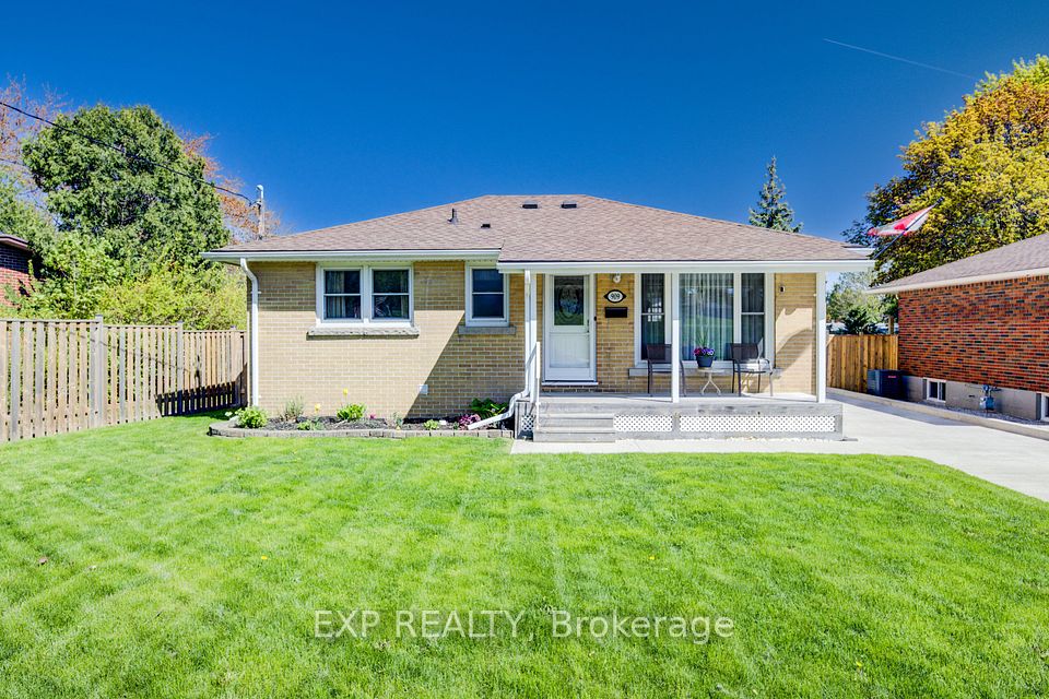 909 Cromwell